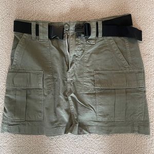 American Eagle skirt. Size 4. Adorable for summer.